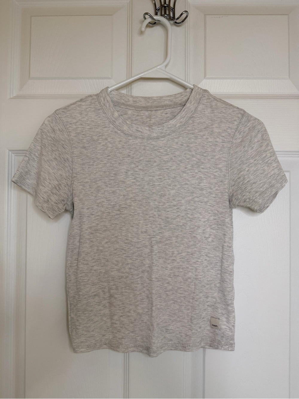 Vuori Heather Light Gray Pose Fitted Tee